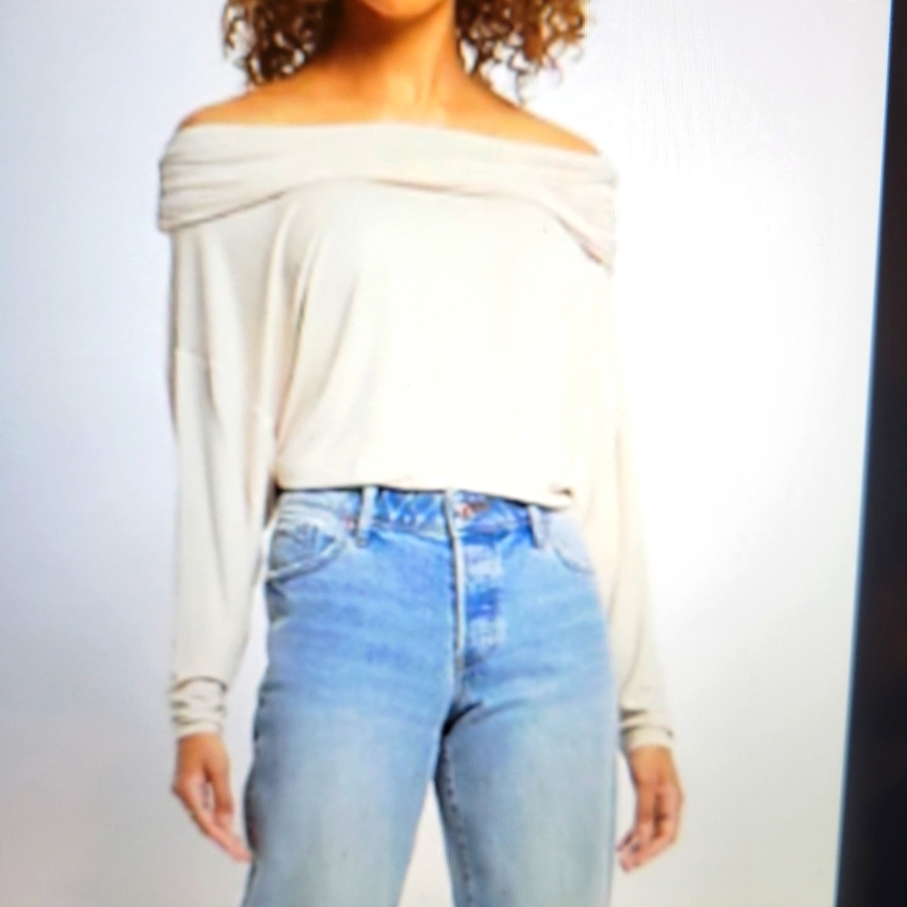 NWT Off-Shoulder Cream Top